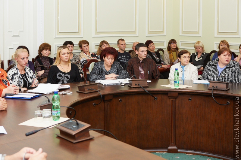 Міська влада допоможе мешканцям відомчих гуртожитків з приватизацією кімнат