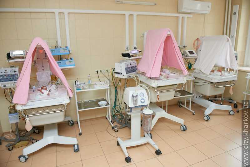 Перинатальний центр щорічно приймає близько 500 недоношених дітей - 18