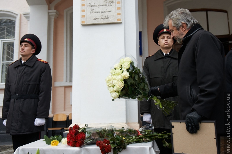 На будівлі гімназії №6 відкрили меморіальну дошку Людмилі Гурченко - 12