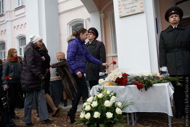 На будівлі гімназії №6 відкрили меморіальну дошку Людмилі Гурченко - 15