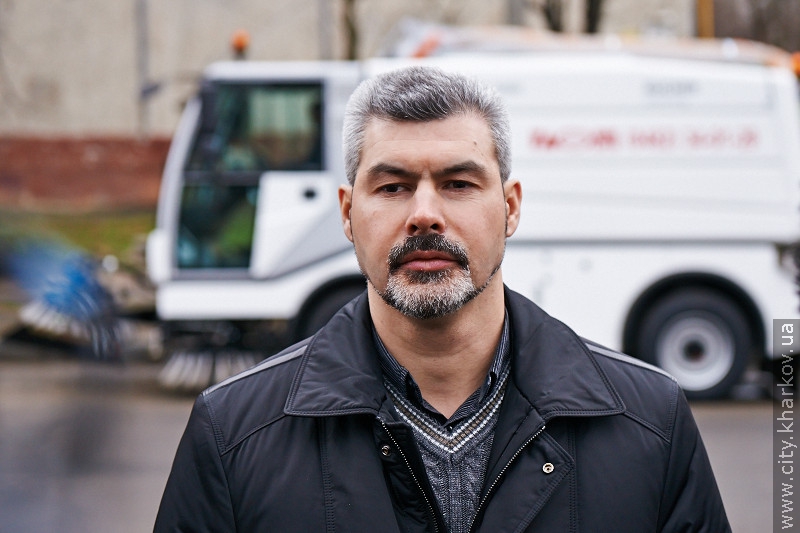 «Шляхрембуд» закуповує техніку для прибирання важкодоступних місць