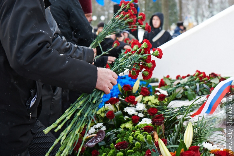 До пам'ятника чорнобильцям поклали квіти - 1