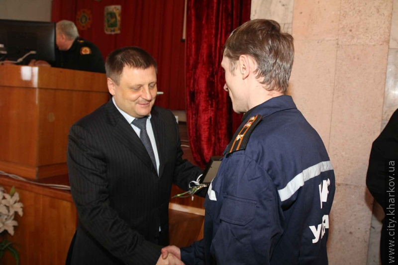 У Харкові нагородили героїв, які рятували людей під час пожежі на Московському проспекті - 5