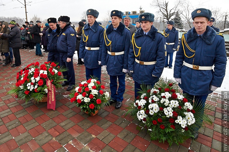 До пам'ятника загиблим червоноармійцям у Пилипівці поклали квіти - 1