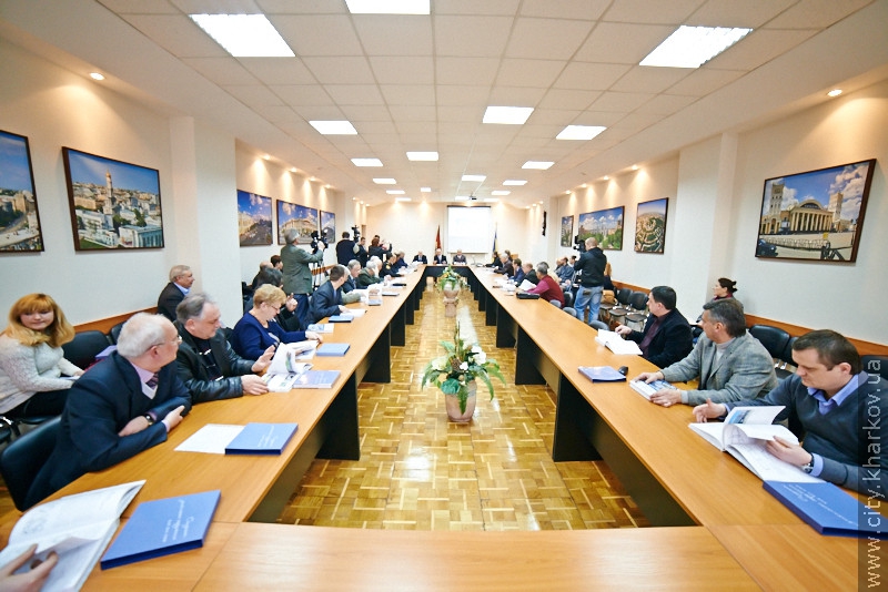 У Харкові презентували книгу про будівництво стадіонів - 8