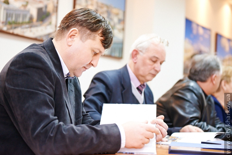 У Харкові презентували книгу про будівництво стадіонів - 9