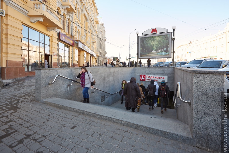 Олександр Вілкул ознайомився з роботою системи електронного квитка в метро