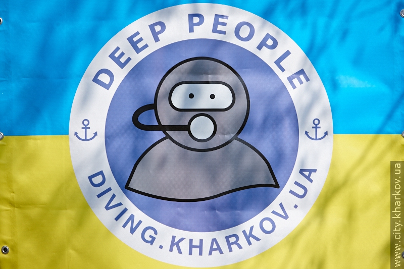 Пляж на Журавлівському гідропарку сьогодні чистять дайвери
