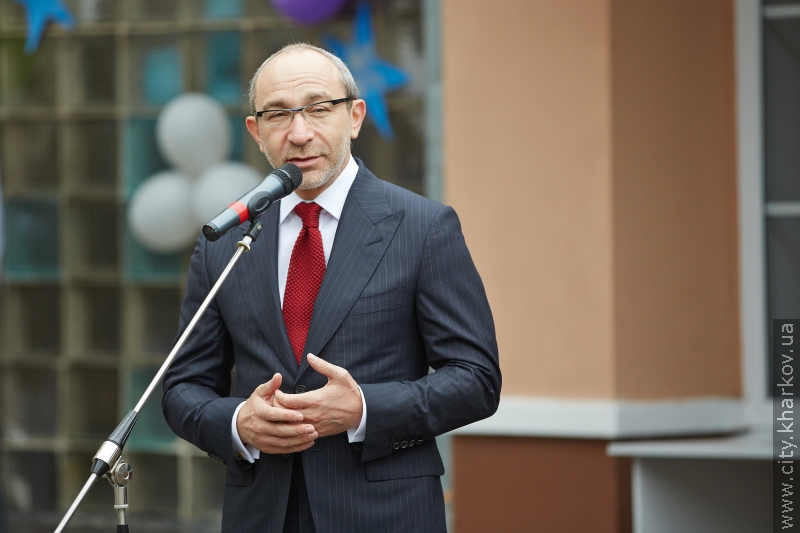Геннадій Кернес привітав із закінченням навчального року учнів ліцею №89 - 1