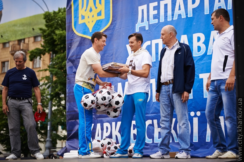 Харківські черлідери та волонтери встановили новий рекорд України - 15