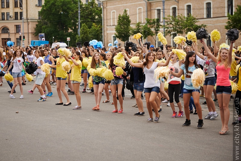 Харківські черлідери та волонтери встановили новий рекорд України - 29