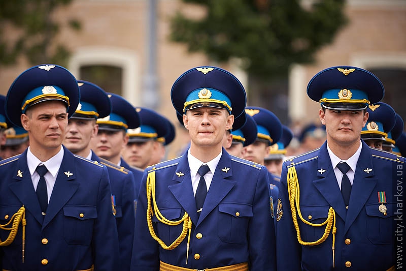 Випуск молодих офіцерів університету Повітряних Сил пройшов на площі Свободи