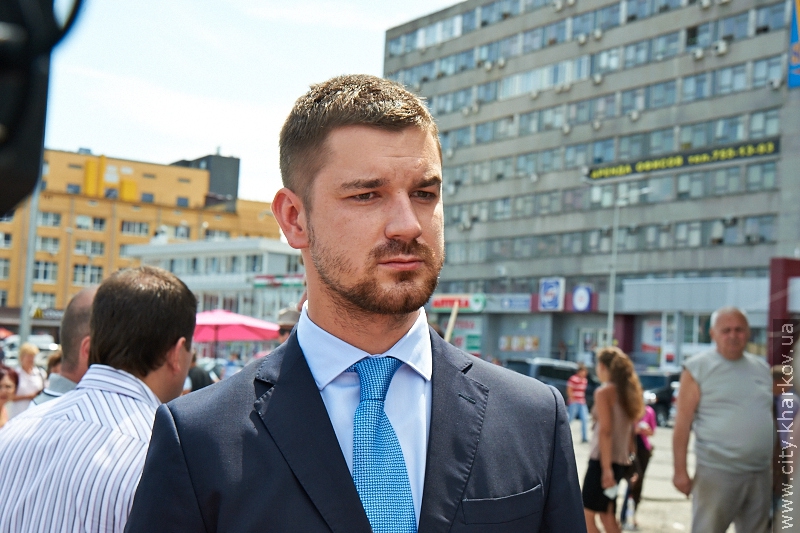 Біля Центрального ринку міліціонери влаштували побори з підприємців - 13
