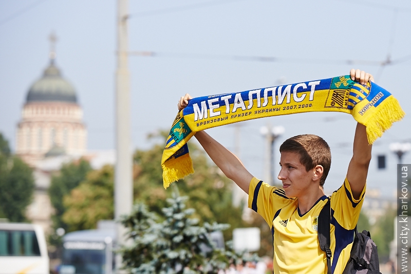10 тисяч чоловік прийшли на площу Рози Люксембург підтримати «Металіст» - 41