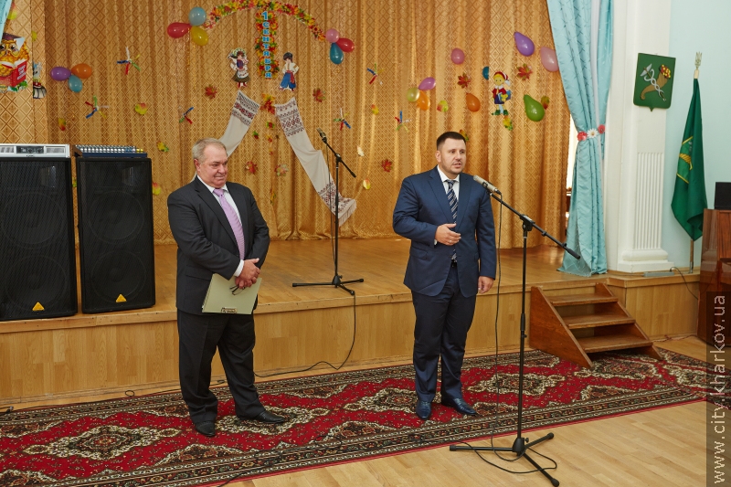Олександр Клименко привітав з Днем знань учнів навчально-виховного комплексу ім. Короленка 