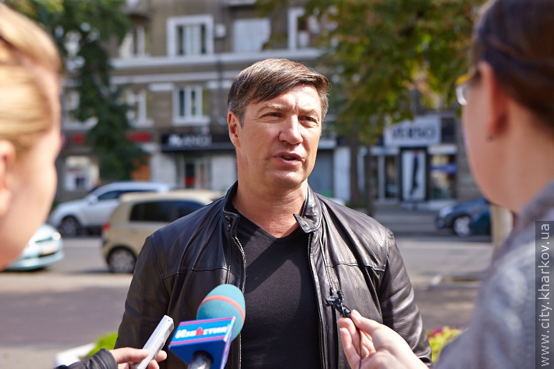 Перед Палацом одруження встановили нових левів - 4