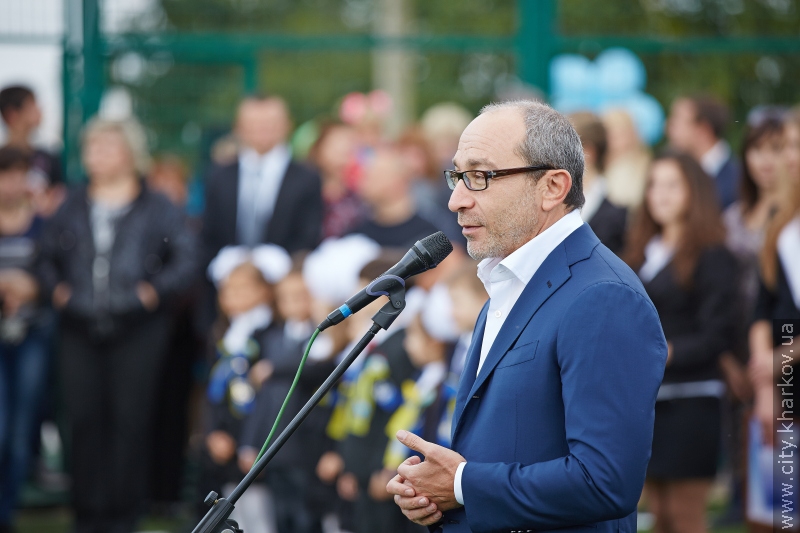 Новий стадіон відкрився в Ледном