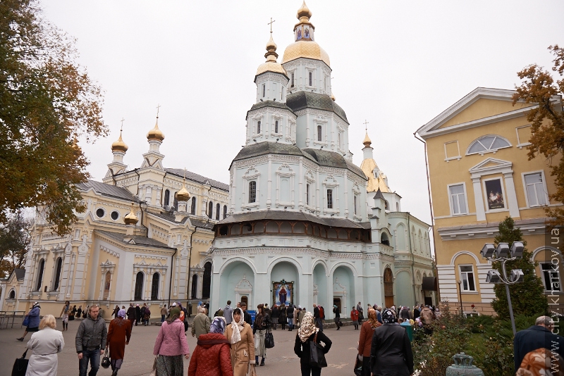 Харків'яни святкують Покрову Пресвятої Богородиці