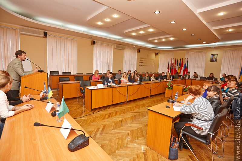 Лідерам молодіжних організацій розповіли про можливості отримання грантів - 1