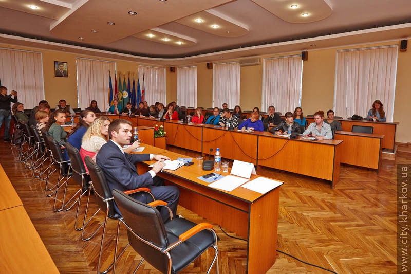 Лідерам молодіжних організацій розповіли про можливості отримання грантів - 11