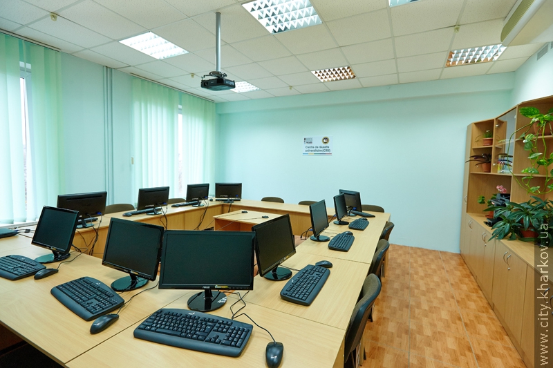 В економічному університеті відкрився Центр університетської успішності - 23