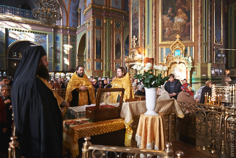 У Благовіщенський собор привезли мощі апостолів Петра і Павла - 15
