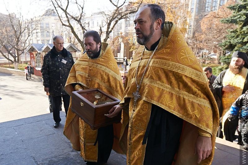 У Благовіщенський собор привезли мощі апостолів Петра і Павла - 22