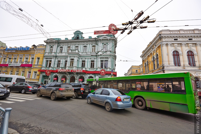 ДАІ просить водіїв не паркуватися на центральних магістралях