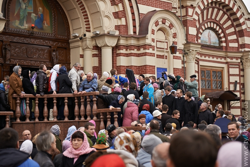 У Харків привезли десницю великомученика Георгія Побідоносця