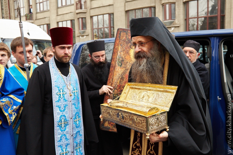 У Харків привезли десницю великомученика Георгія Побідоносця - 1