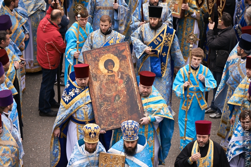 У Харків привезли десницю великомученика Георгія Побідоносця - 11