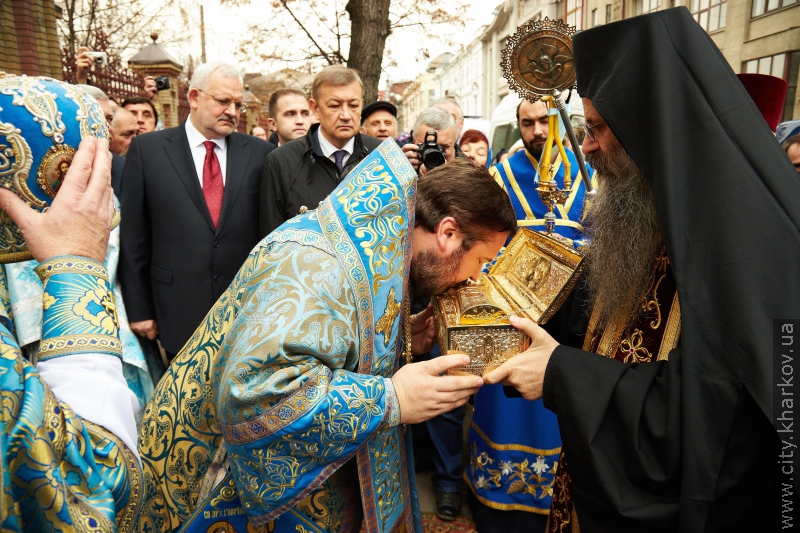 У Харків привезли десницю великомученика Георгія Побідоносця - 12