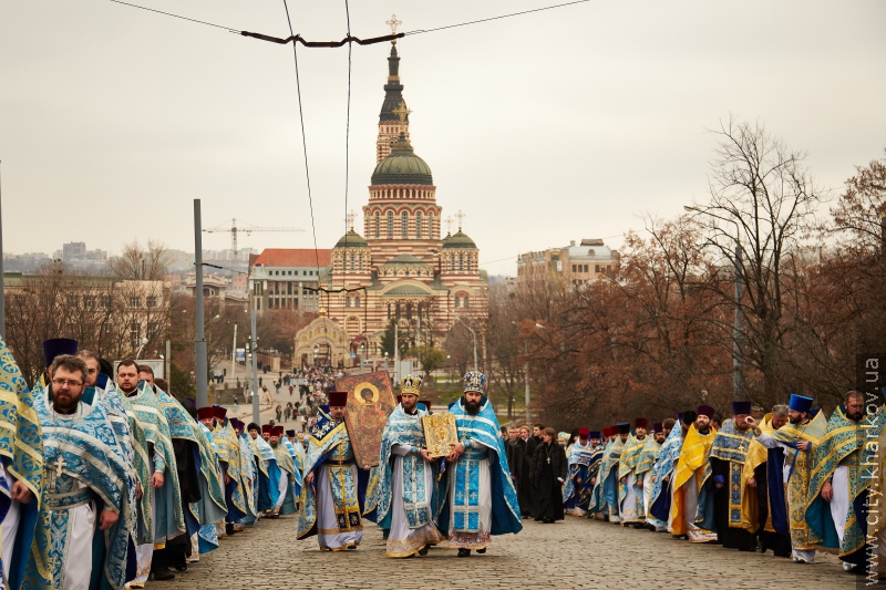 У Харків привезли десницю великомученика Георгія Побідоносця - 17