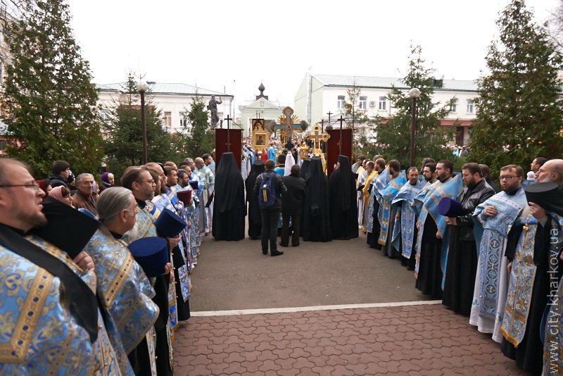 У Харків привезли десницю великомученика Георгія Побідоносця - 33