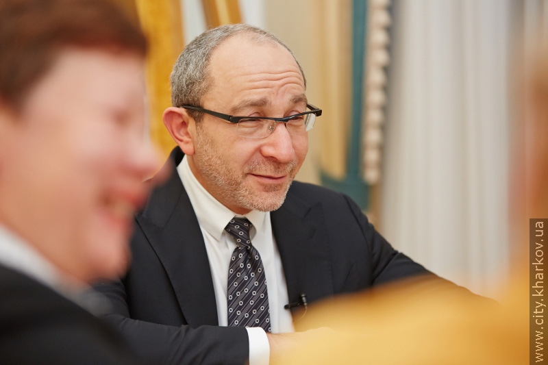 Передачі на харківських телеканалах можуть стати доступними для глухих або слабочуючих людей