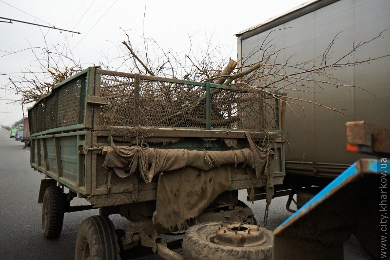 У Харкові перевірять вантажівки, що вивозять сміття на полігони - 9