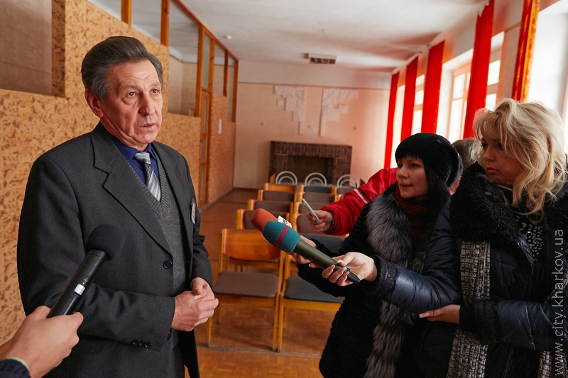 Соціальний патруль у Харкові відігріває бездомних гарячим чаєм та їжею - 6