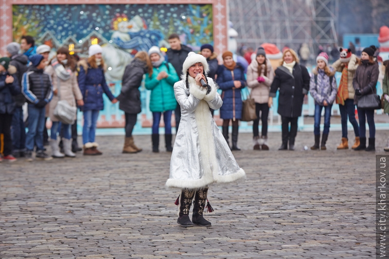 Харківські діти з прийомних сімей відсвяткували День святого Миколая на площі Свободи - 6
