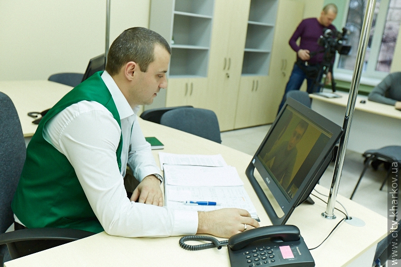 У районних центрах адмінпослуг почали давати консультації через «Skype»