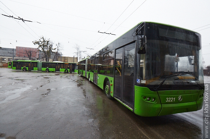 Депутати міськради відвідали тролейбусне депо № 3 - 1