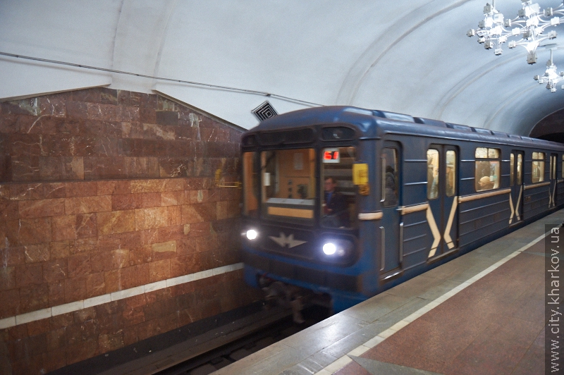 Один з потягів харківського метрополітену став музеєм на колесах - 1