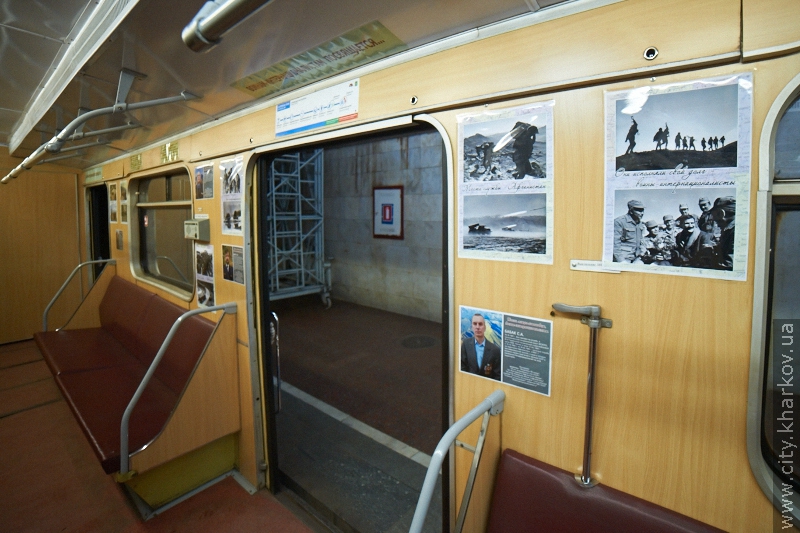 Один з потягів харківського метрополітену став музеєм на колесах - 7