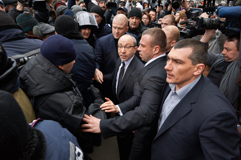 Геннадій Кернес: Заміна прапорів біля будівлі мерії - це провокація