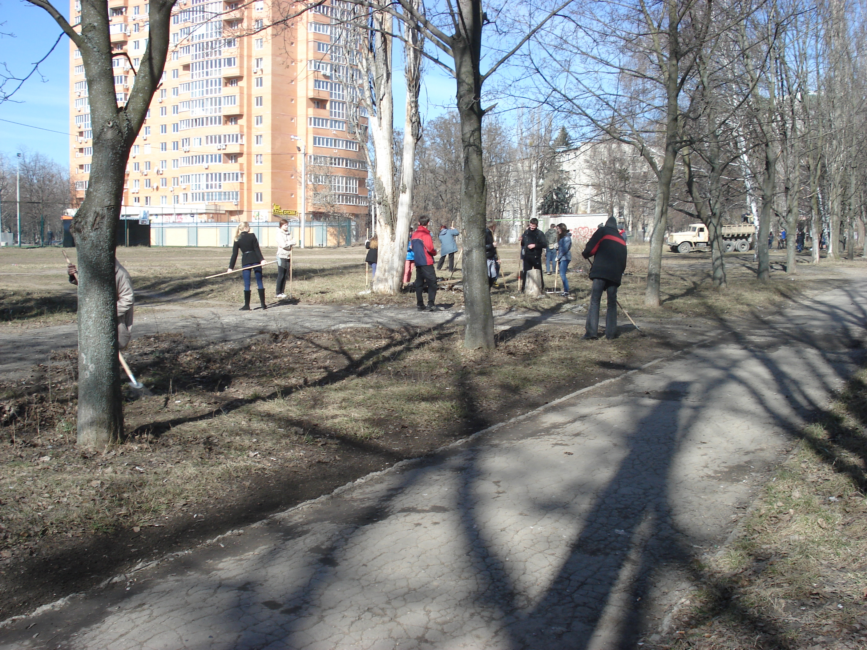 У студмістечку на Олексіївці пройшов суботник
