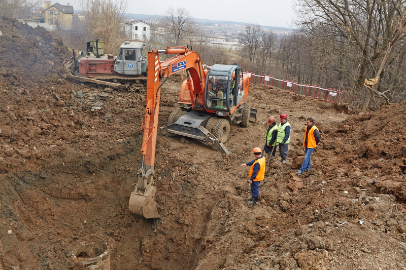У Харкові водопровідні мережі почали ремонтувати втрчі швидше
