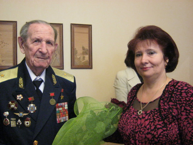 Герой Радянського Союзу Михайло Карпєєв приймає вітання з Днем Перемоги