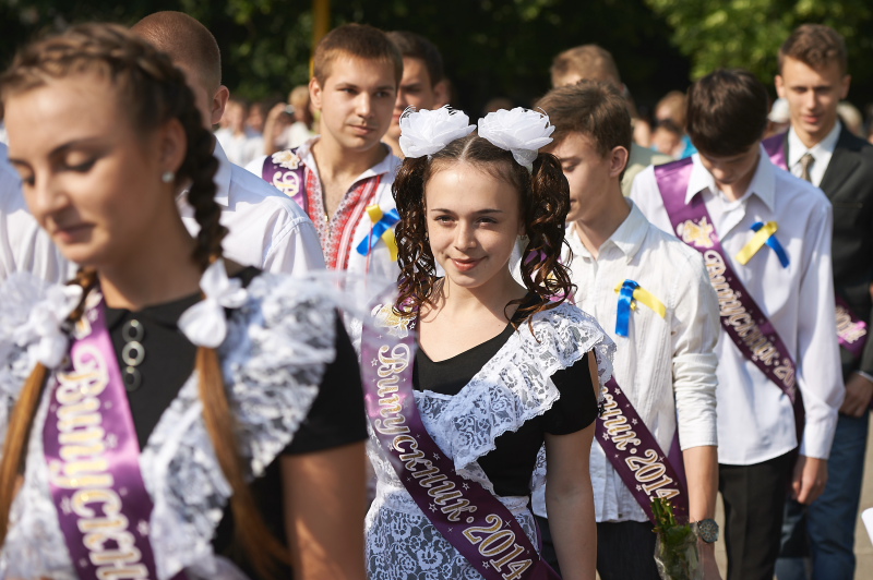 У Ленінському районі пролунав останній дзвоник для 1022 учнів