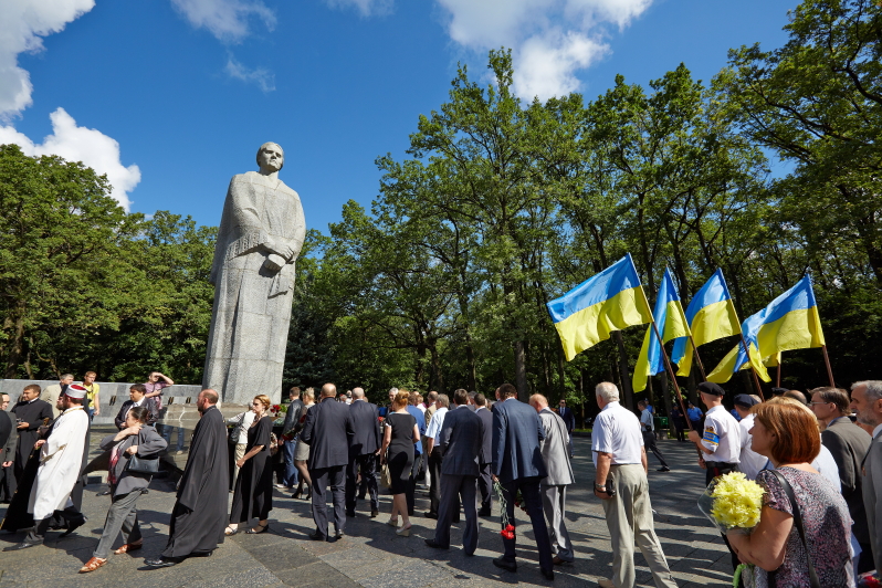 На Меморіалі Слави вшанували пам'ять загиблих в роки Великої Вітчизняної війни