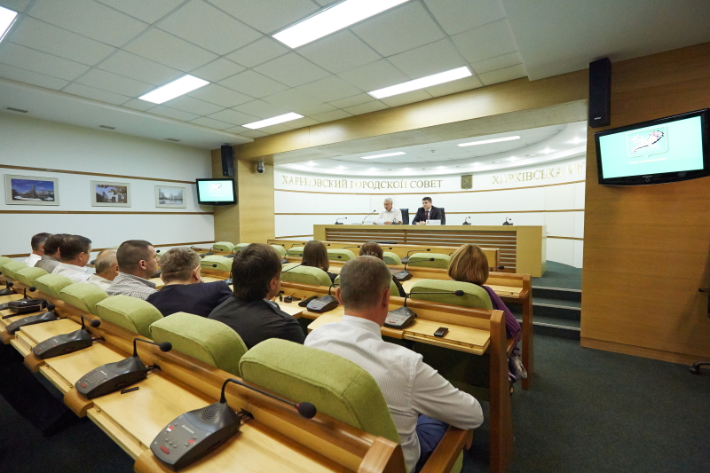 Представник Мінрегіонбуду: Комунальники мають самі вирішувати, скільки замінити ліфтів і упорядкувати парків