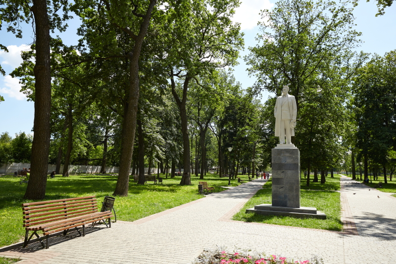 Реконструкцію скверу Ілліча планують закінчити до Дня міста